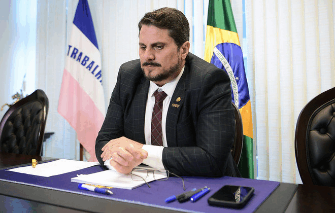 Moraes manda colocar tornozeleira eletrônica no Senador Marcos do Val