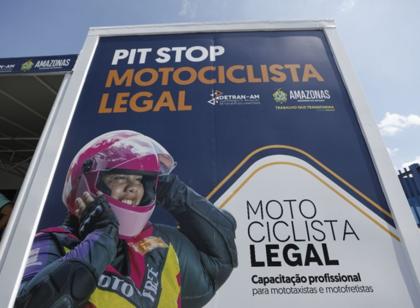 Governador entrega primeiro Pit Stop do Motociclista Legal em Manaus
