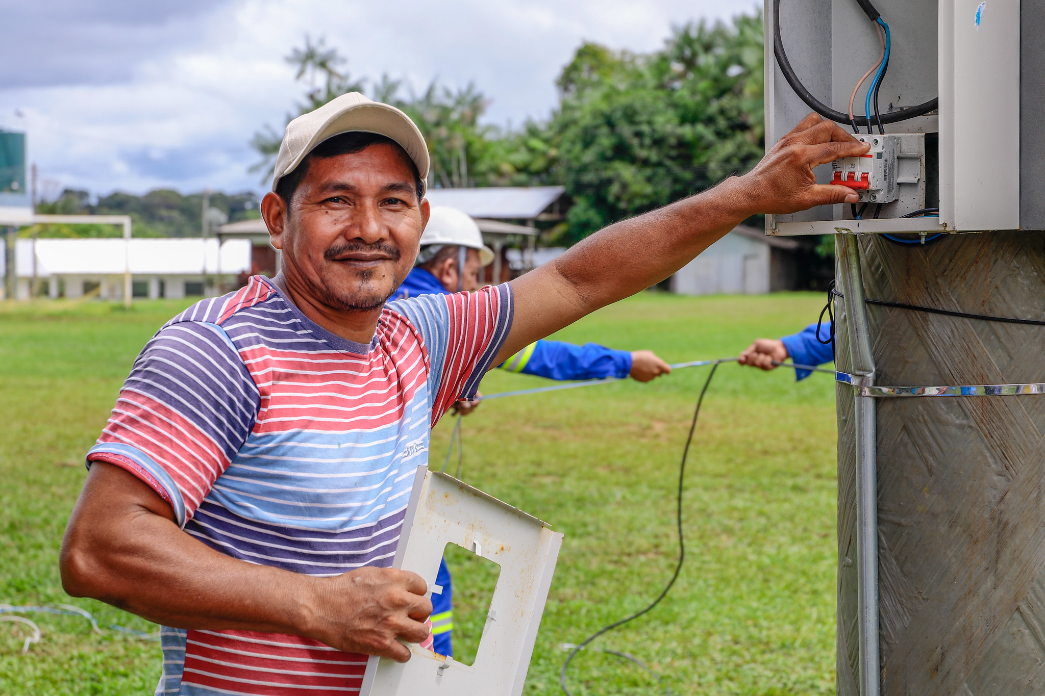 Programa “Ilumina Manaus Rural”,chega à comunidade terra preta