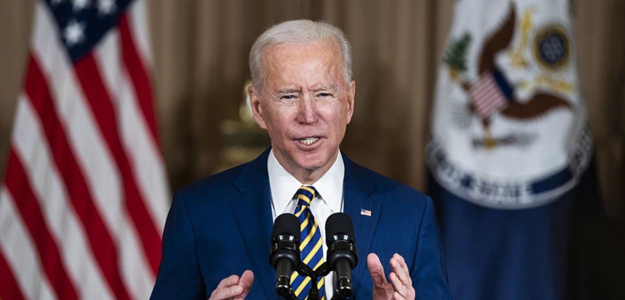 Joe Biden destaca agenda progressista, ataca a Rússia e manda recado à China