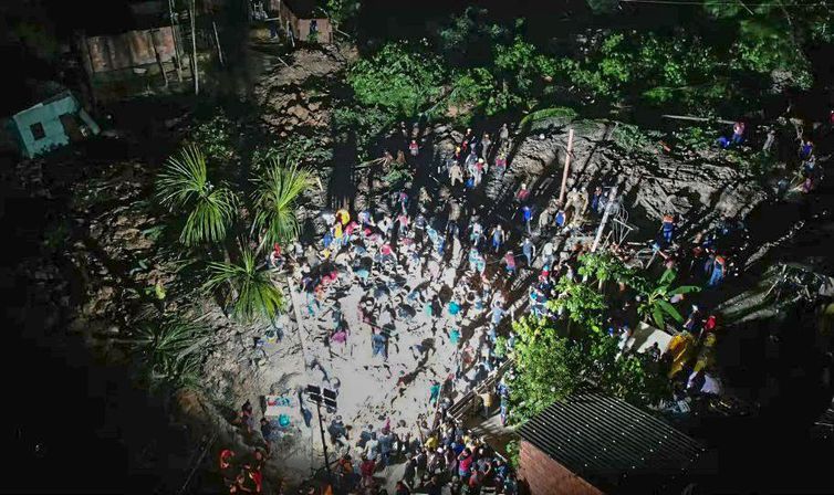 Crescimento desordenado favorece ocorrência de desastres naturais em Manaus.