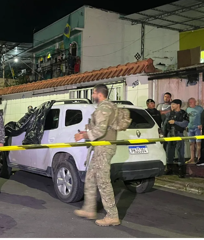 Vídeo- Motorista da PC é morto dentro de carro Renaut Duster com mais de 15 tiros no Alvorada