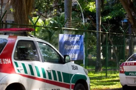 Presidente Lula sanciona lei que prevê delegacias da mulher abertas 24 horas