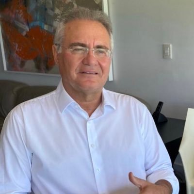 O rei Athur está nu! diz Renan Calheiros em seu Twitter