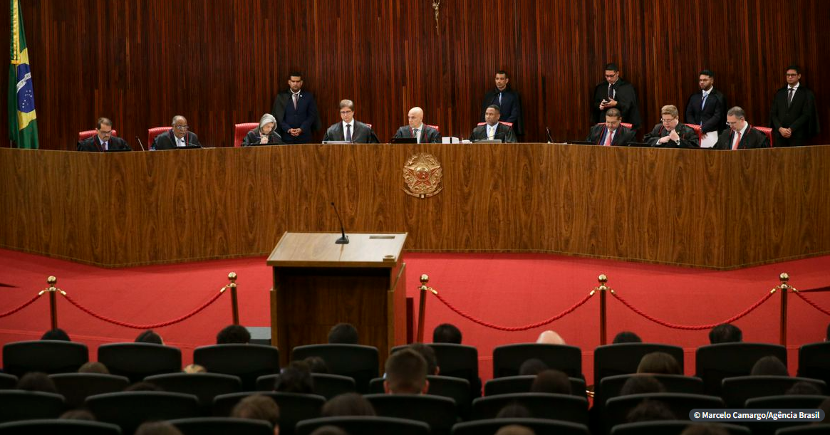 MPE pede condenação de Bolsonaro por reunião com embaixadores