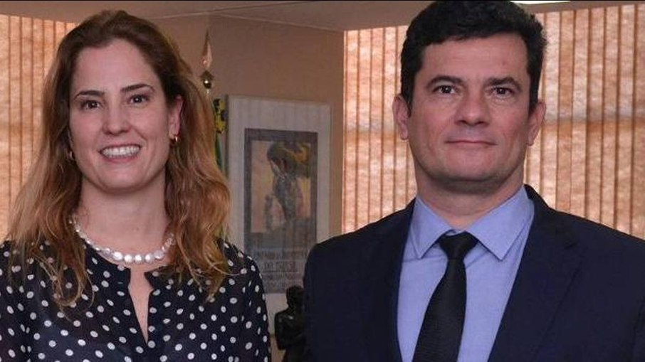 Juíza Gabriela Hardt vai ser investigada por ter “protegido” Sérgio Moro.