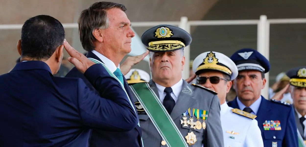 “Se o senhor for em frente com isso, serei obrigado a prendê-lo”, teria dito chefe do Exército a Bolsonaro