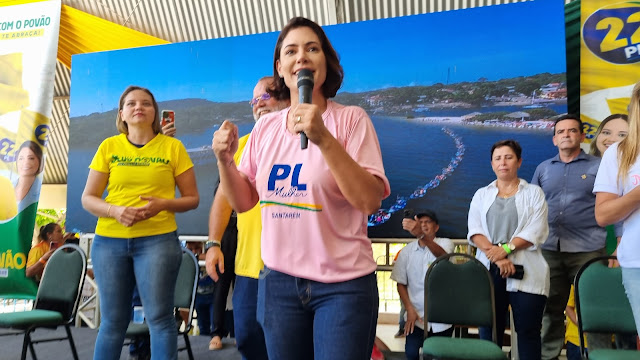 Com passagem meteórica por Santarém, Michelle desembarca em Manaus nesta quarta-feira, 04.