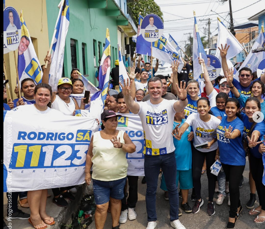 Rodrigo Sá arrasta multidão em caminhada.