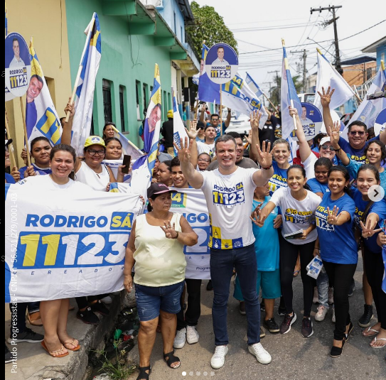 Rodrigo Sá arrasta multidão em caminhada.