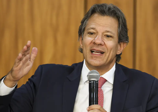 Haddad anuncia isenção de IR para quem ganha até R$ 5 mil