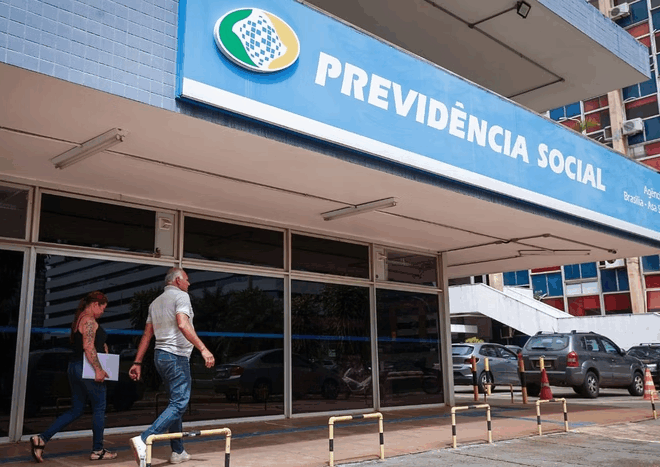 Bancos vão pedir suspensão da antecipação de R$ 450 das aposentadorias