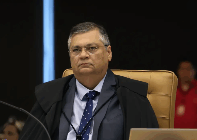 Flávio Dino manda suspender pagamento de 1,2 mil emendas da saúde