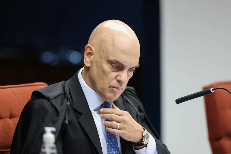Alexandre de Moraes concede prisão domiciliar para Fernando Collor