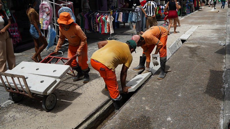 Sistema de drenagem do Centro de Manaus recebe revitalização emergencial