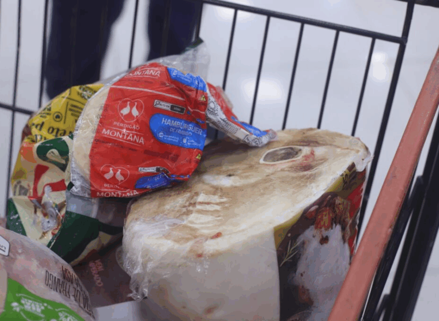 Baratas e fezes de rato são encontradas em supermercado de Manaus