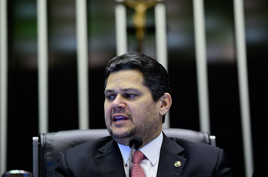 Senador Davi Alcolumbre confirma que pedido de CPMI do INSS está na pauta da sessão do Congresso
