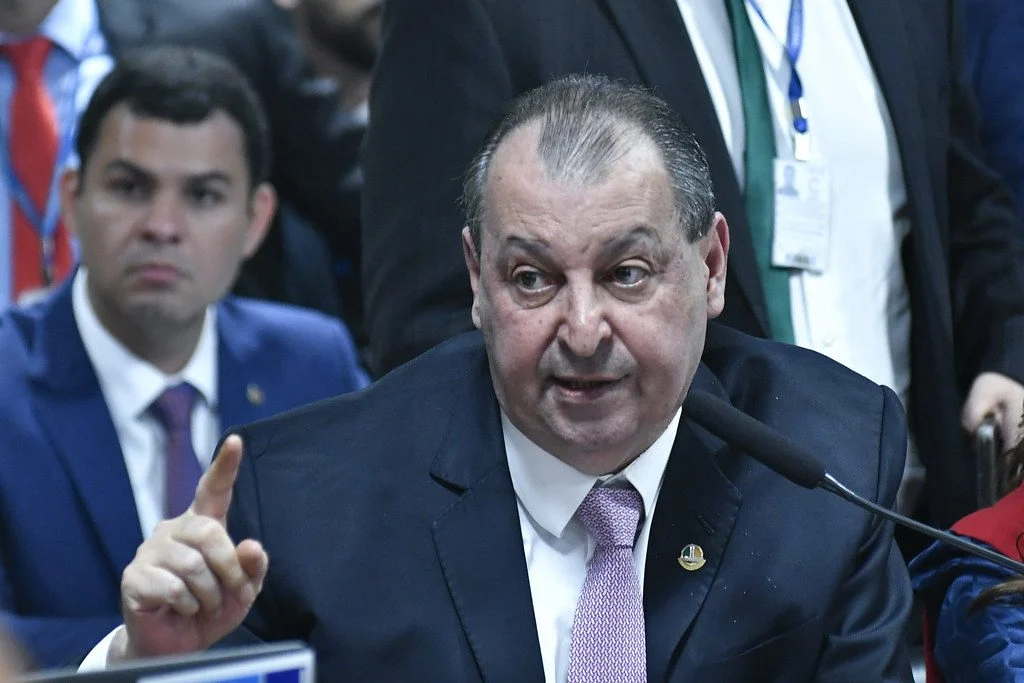 Espetáculo de covardia
