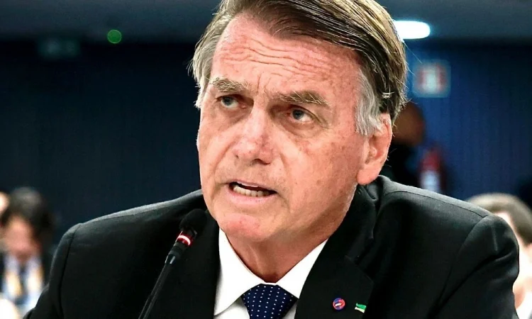 Justiça proíbe Bolsonaro de fazer referências sexuais com crianças e adolescentes