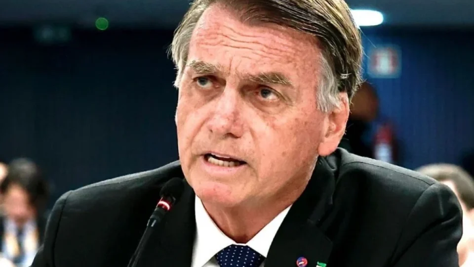 Divergência entre juristas expõe cenário de risco para Bolsonaro após carta de Trump