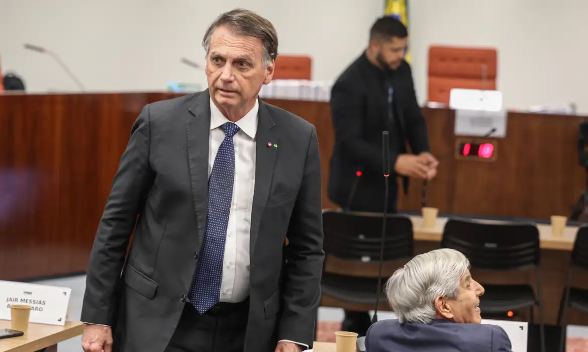 PGR ignora pedido de Trump é pede condenação de Bolsonaro e mais 7 réus por golpe de Estado