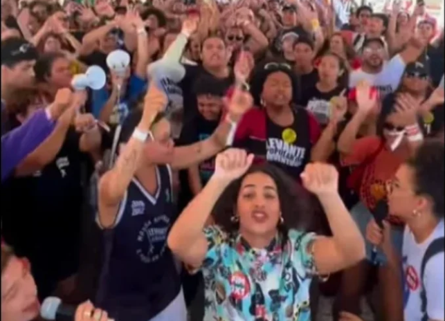 Assuntos mais comentados na rede social “X” “Grande Dia”, “Bolsonaro preso”, “Sextou” e “#Bolsonaronacadeiajá”