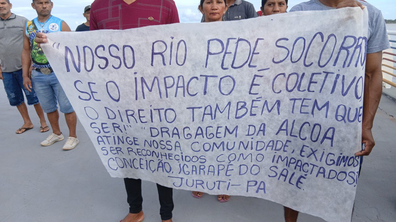 Dragagem do rio Amazonas feito pela Alcoa registra morte de “peixes-boi, tartarugas,tracajás,  diversas espécies de peixes e jacarés”