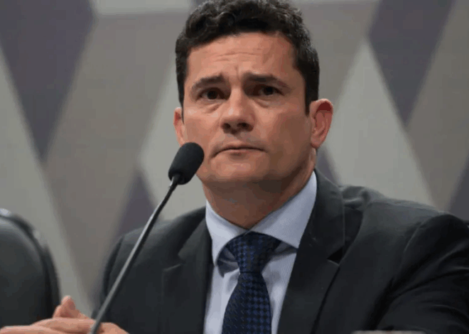 Ministro Luiz Fux pede vista e interrompe julgamento de Moro no STF