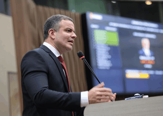 Rodrigo Sá vota sob protesto e Reforma da Previdência avança na Câmara Municipal