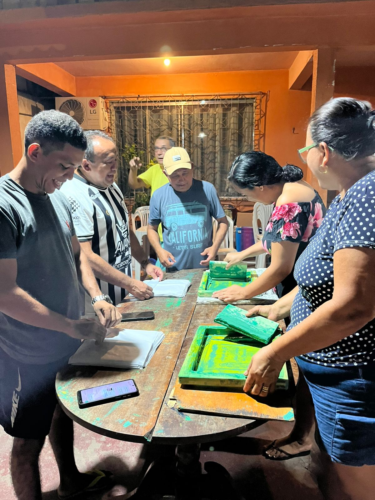 Amigos de Fé produzem 5 mil lenços umedecidos para o Círio de Nossa Senhora da Conceição