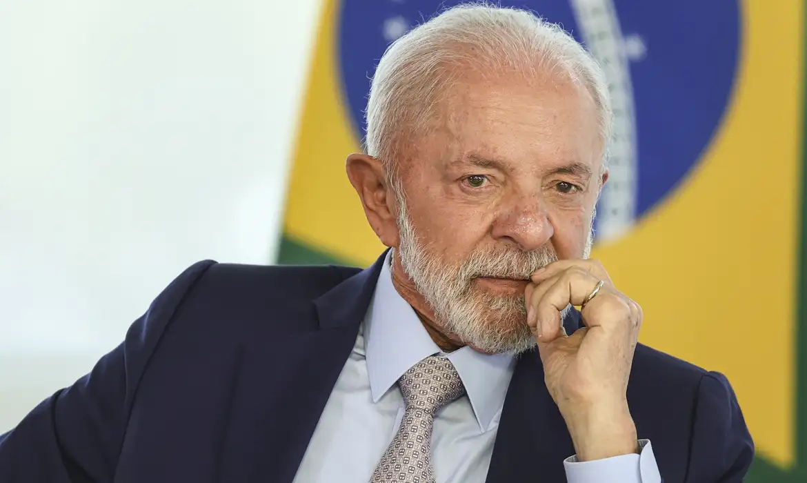 Nova pesquisa Quaest aponta Lula na liderança em todos os cenários de 2º turno e mantém vantagem sobre Flávio
