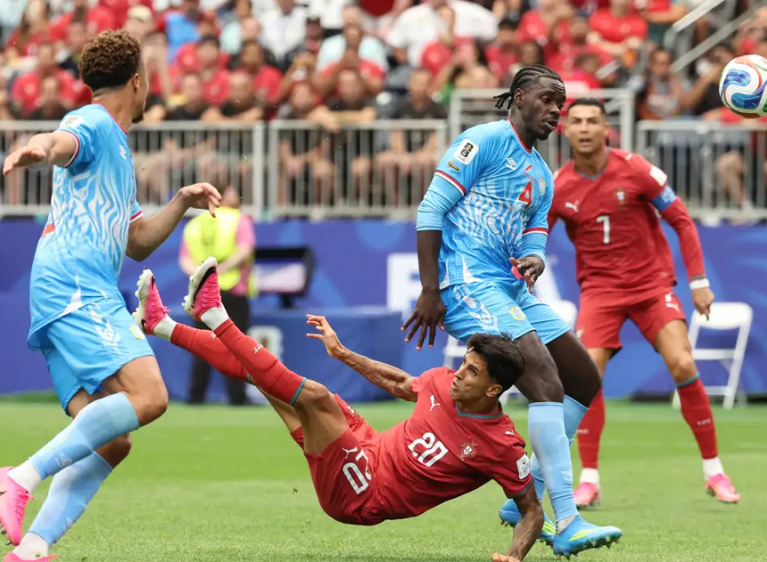 Congoleses marcam primeiro gol em Copas contra Portugal de CR