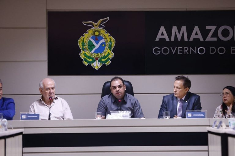 Roberto Cidade antecipa primeira parcela do 13º e libera R$ 1,4 bilhão para movimentar economia do Amazonas
