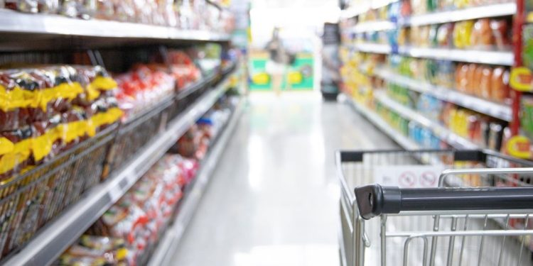 Supermercado mineiro revoluciona jornada de trabalho e garante metade do mês de folga aos funcionários