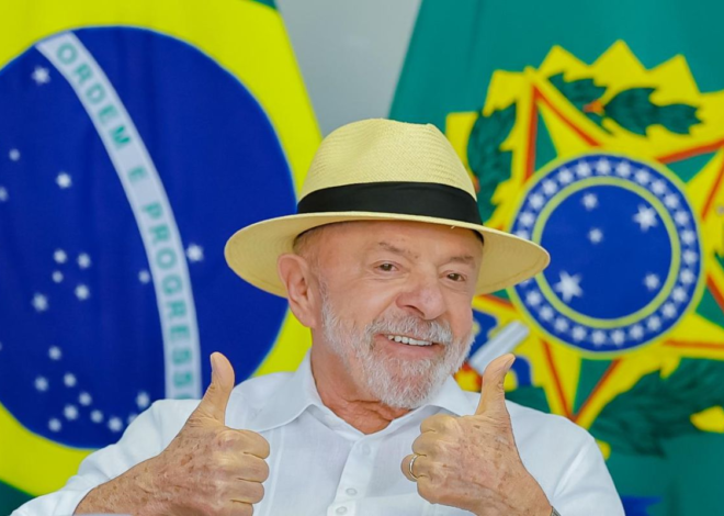 Nova pesquisa aponta Lula à frente de Flávio Bolsonaro na disputa presidencial.